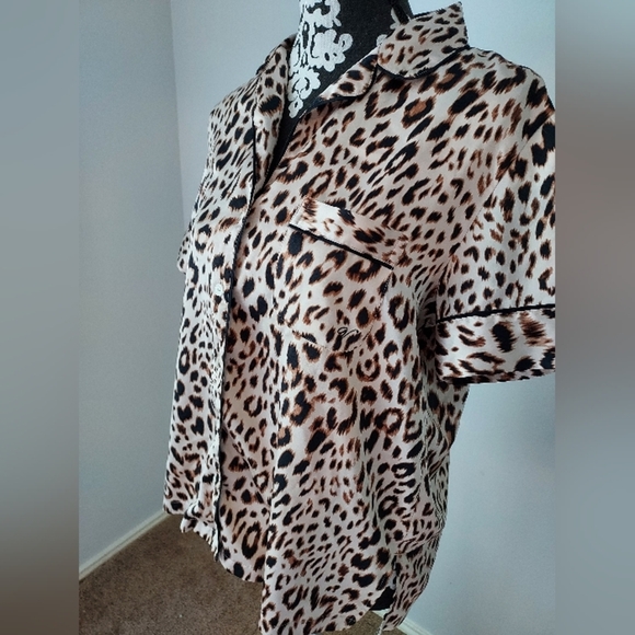 Victoria's Secret VS (S) Cream Black Satin Cougar Animal Print Button Up Shirt - Picture 8 of 14